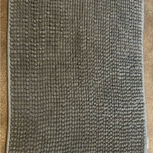 Mainstays Gray plush Bath Mat